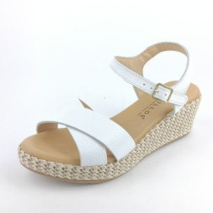 Dámské sandály na klínku Pitillos 10568 bílé