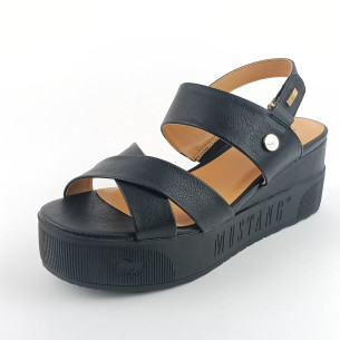 Dámské sandály na klínku Mustang 1459-801-9 černé