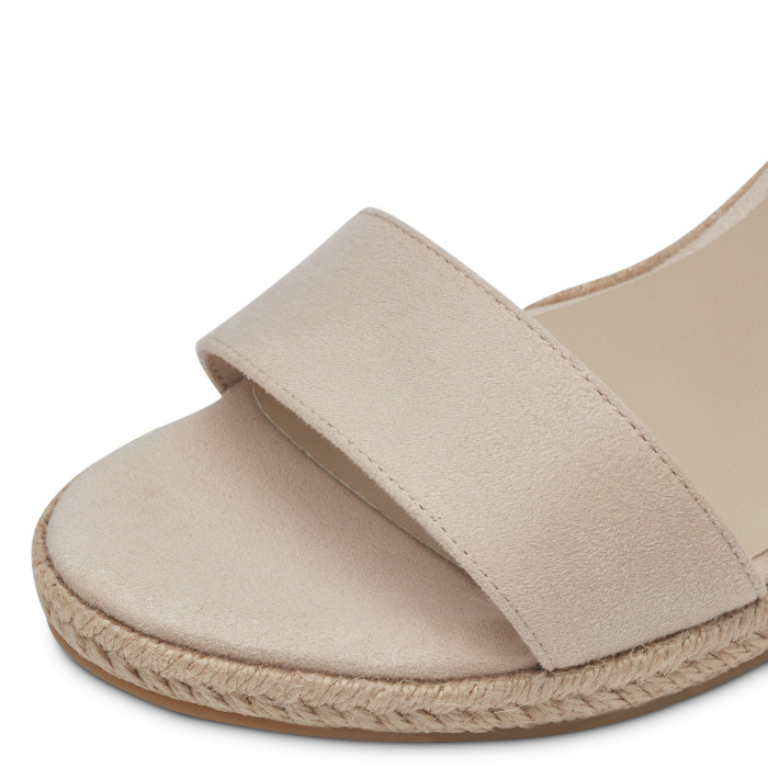 detail Dámské sandály na klínku Tamaris 1-28300-42 251 béžové