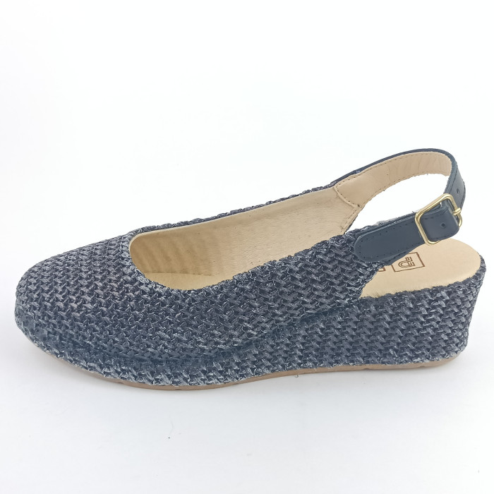 detail Dámské sandály na klínku Pitillos 10621 černé