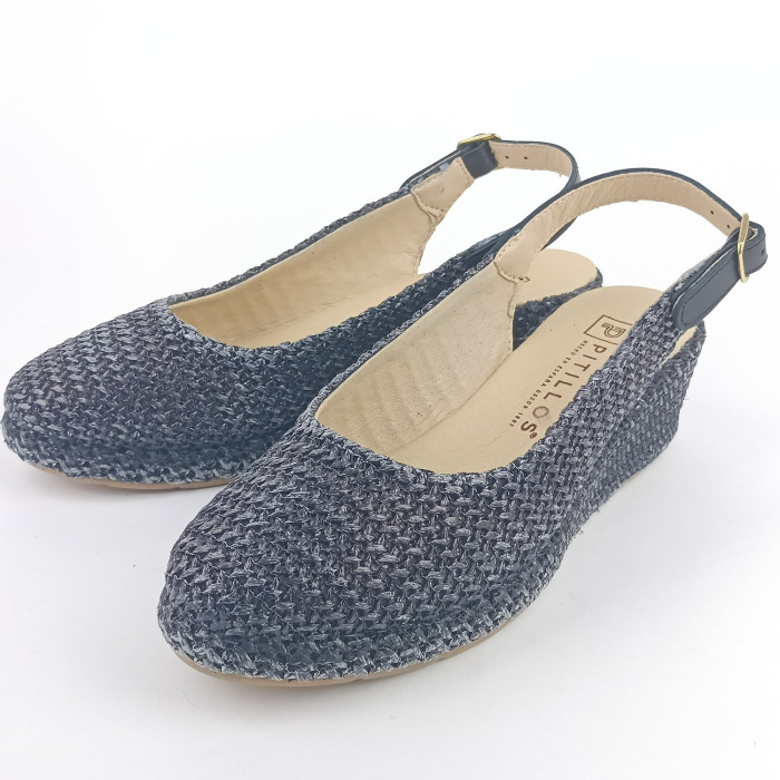 detail Dámské sandály na klínku Pitillos 10621 černé