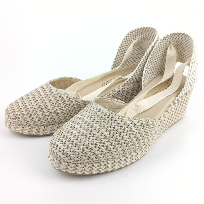 detail Dámské sandály na klínku Pitillos 10622 béžové