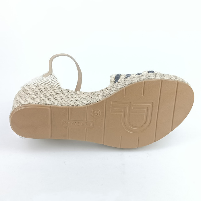 detail Dámské sandály na klínku Pitillos 10563 béžové