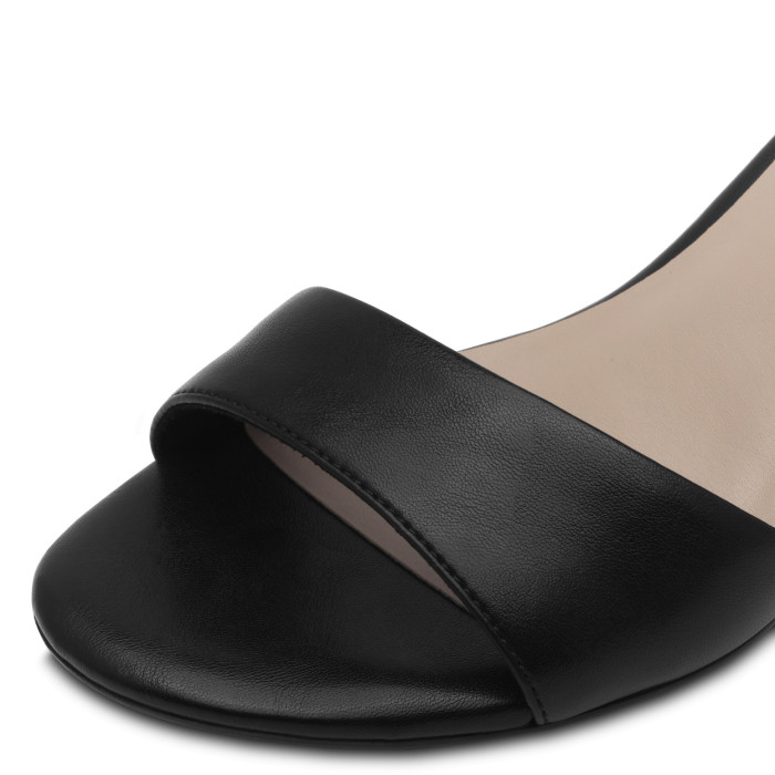 detail Dámské sandály na podpatku Tamaris 1-28008-42 020 černé