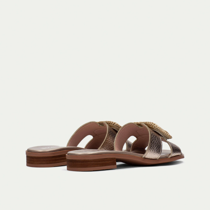 detail Dámské pantofle na podpatku Hispanitas HV253881 metalické