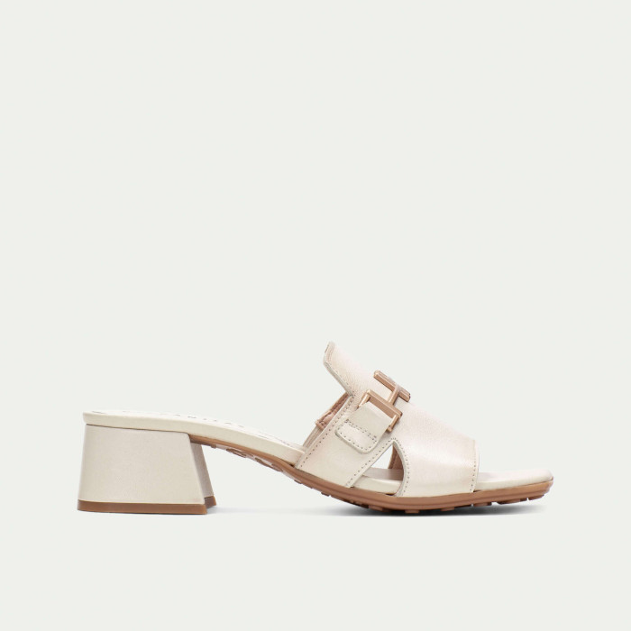 detail Dámské pantofle na podpatku Hispanitas HV254069 béžové