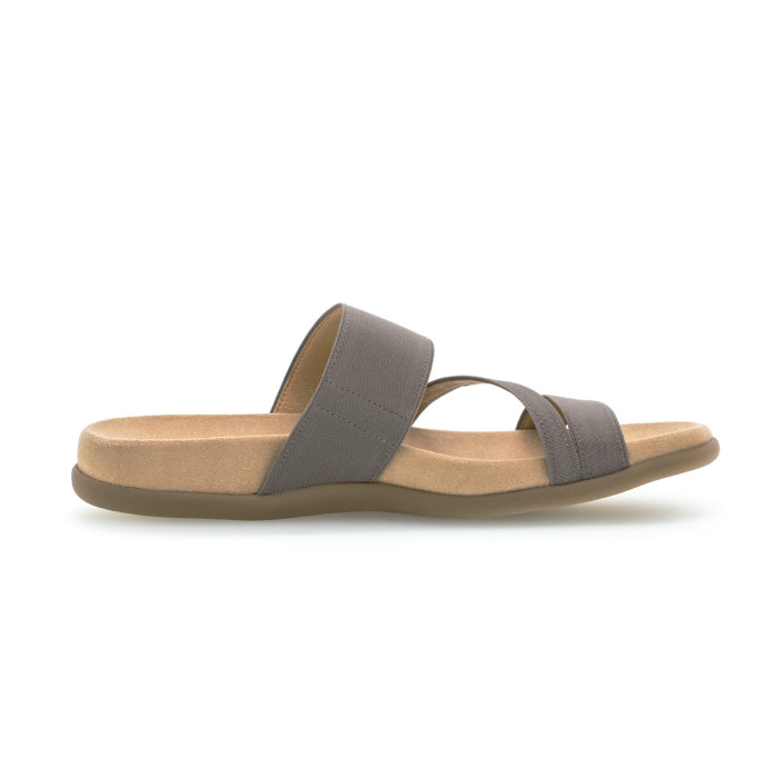 detail Dámské pantofle Gabor 63.702.82 hnědé