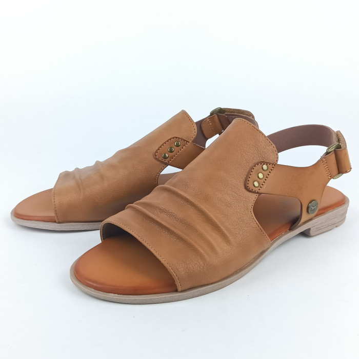 detail Dámské sandály na podpatku Mustang 1388-808-307 hnědé