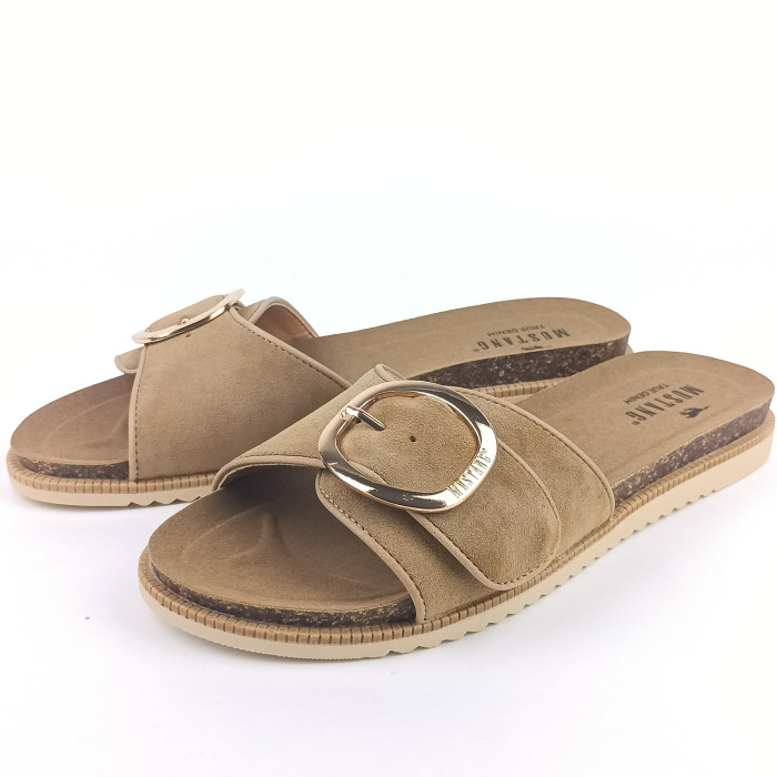 detail Dámské pantofle Mustang 1392-711-333 hnědé