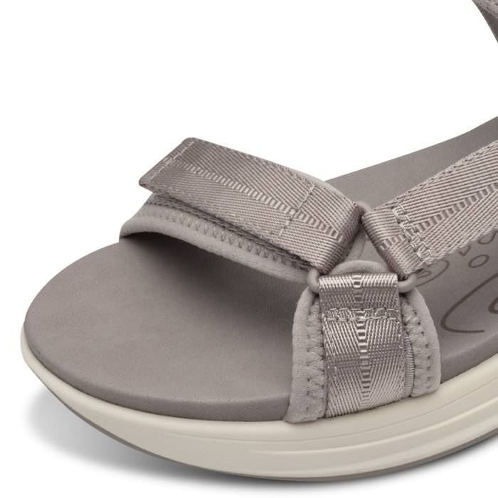 detail Dámské sandály na klínku Tamaris 1-28713-44 200 šedé