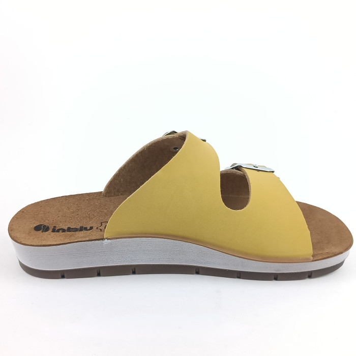 detail Dámské pantofle na klínku Inblu CP42 006 E3 žluté