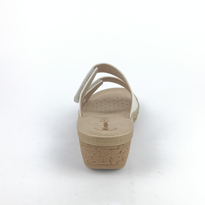 detail Dámské pantofle na klínku Inblu PV09 001 C9 bílé