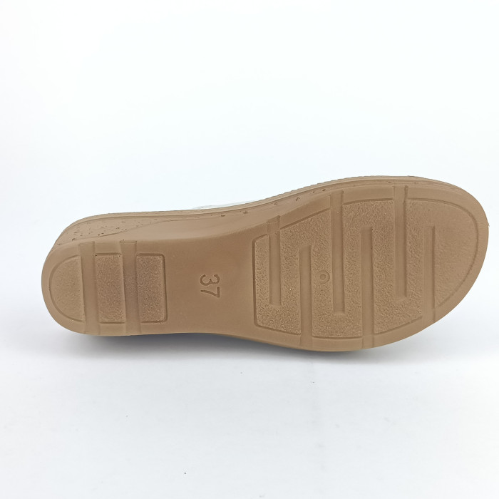 detail Dámské pantofle na klínku Inblu PV09 001 C9 bílé