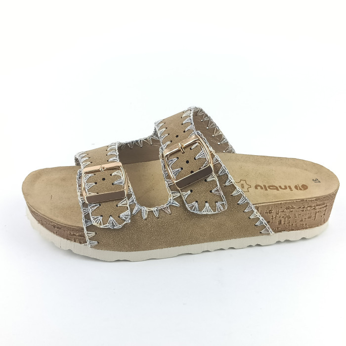 detail Dámské pantofle na platformě Inblu NM40 026 A2 hnědé