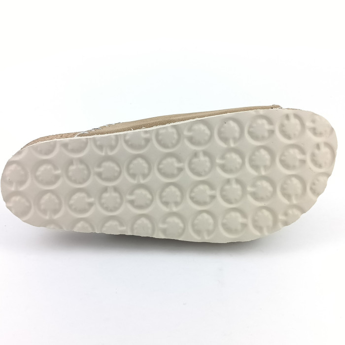 detail Dámské pantofle na platformě Inblu NM40 026 A2 hnědé