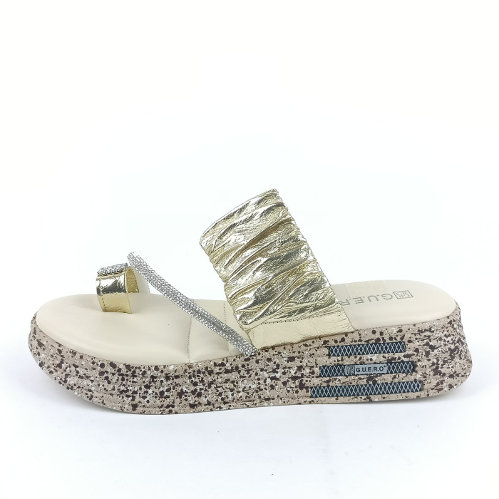 detail Dámské žabky na platformě Guero P021-252-6 zlaté