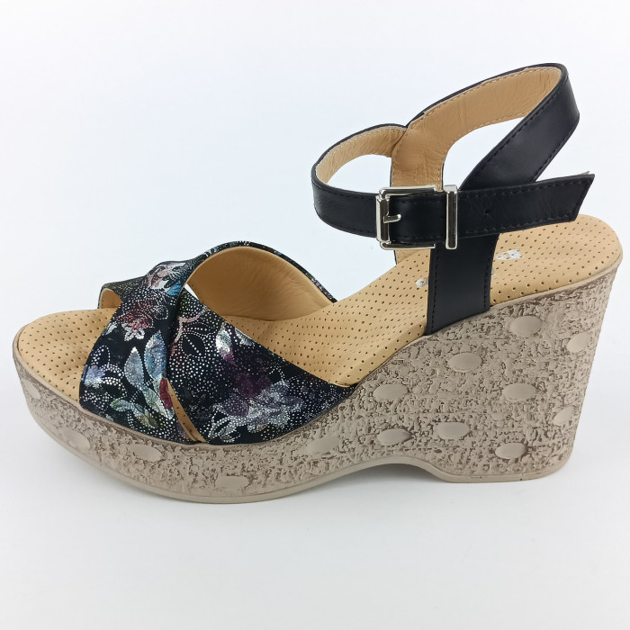 detail Dámské sandály na klínku Iberius 062-31029-M5-4Y černé