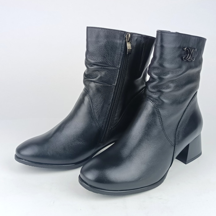 detail Dámské zimní boty na podpatku Barton 25193 černé