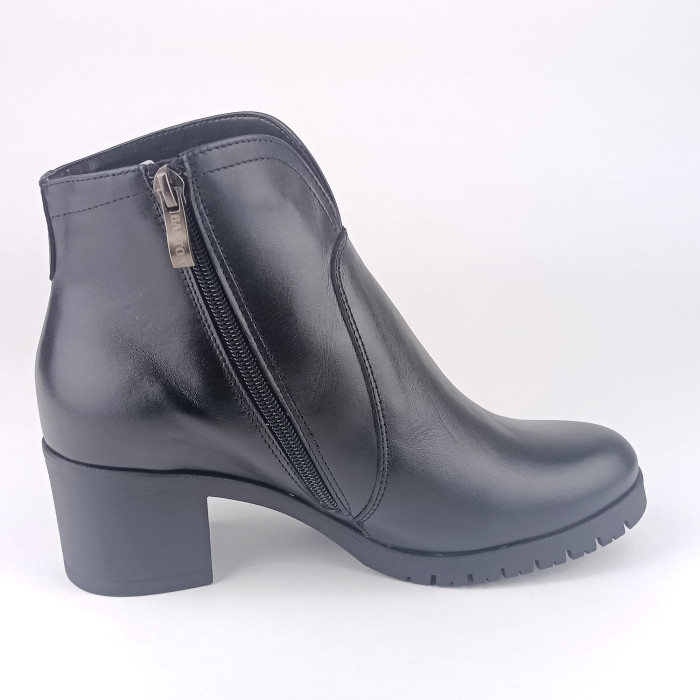 detail Dámské zímní boty na podpatku Barton 25174 černé