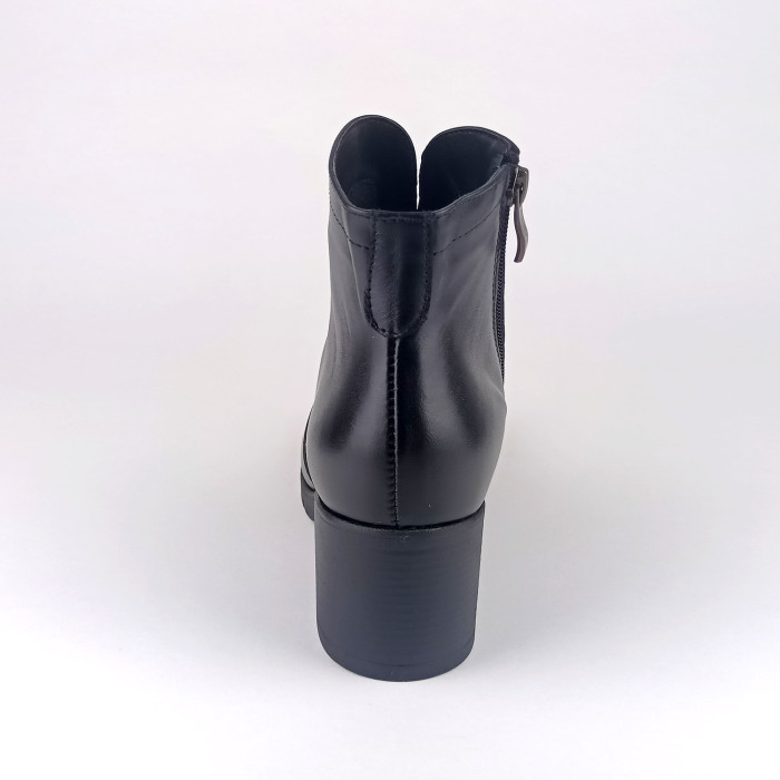 detail Dámské zímní boty na podpatku Barton 25174 černé