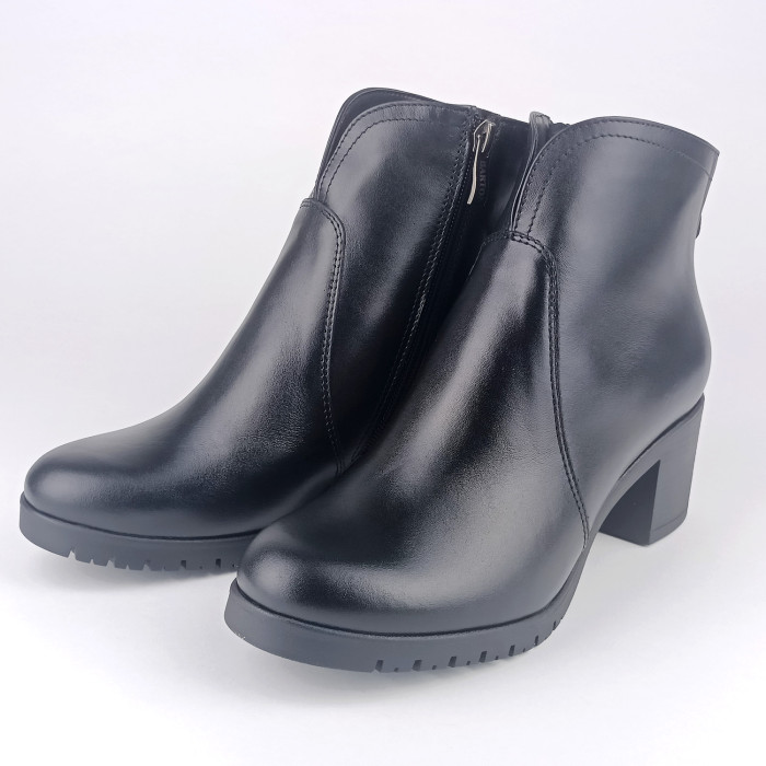 detail Dámské zímní boty na podpatku Barton 25174 černé