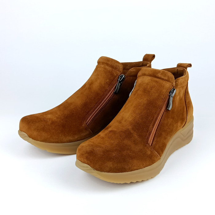 detail Dámské zimní boty na klínku Barton 25171 hnědé