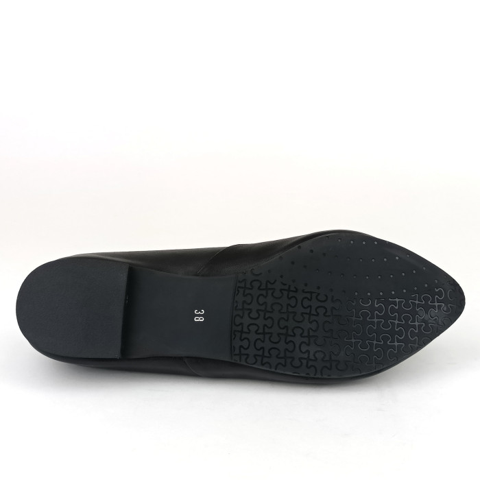 detail Dámské baleríny na podpatku Piazza 830029-01 černé