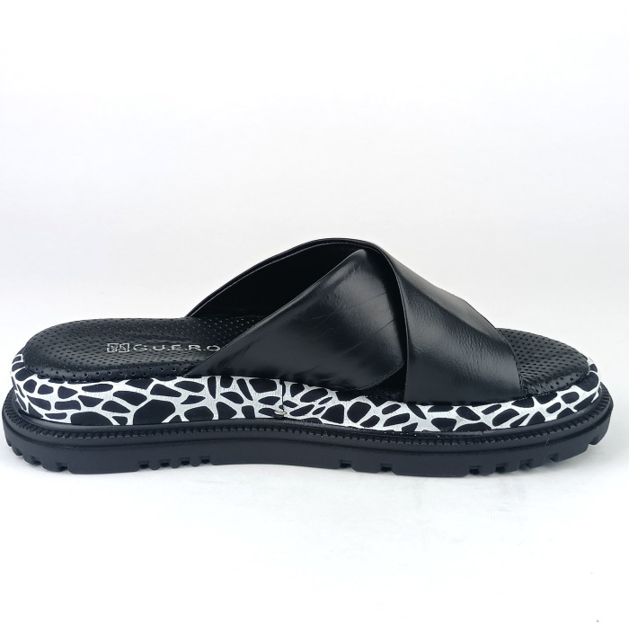 detail Dámské pantofle na klínku Guero P140-321-T110 černé