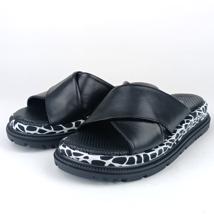 detail Dámské pantofle na klínku Guero P140-321-T110 černé