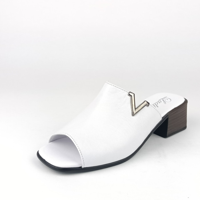 detail Dámské pantofle na podpatku Ladies 24324 bílé