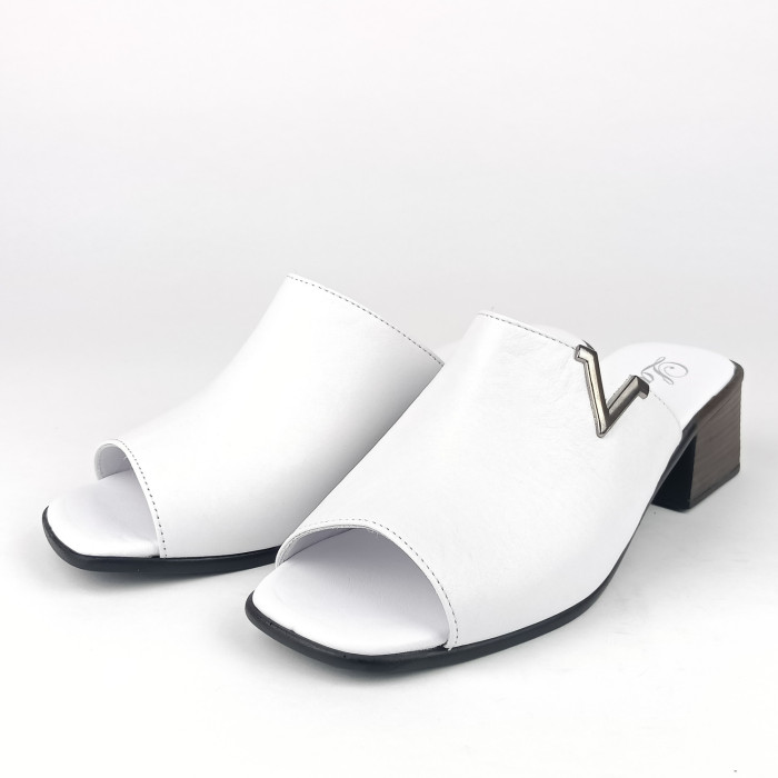 detail Dámské pantofle na podpatku Ladies 24324 bílé