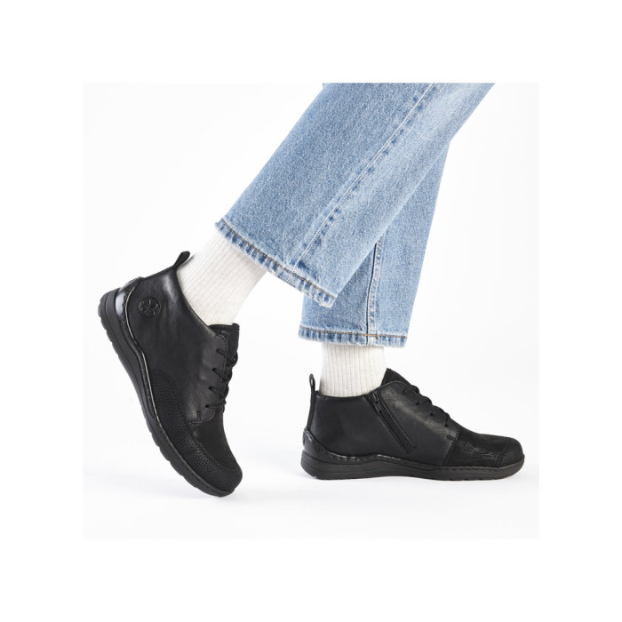 detail Dámské kotníkové boty Rieker 48922-00 černé