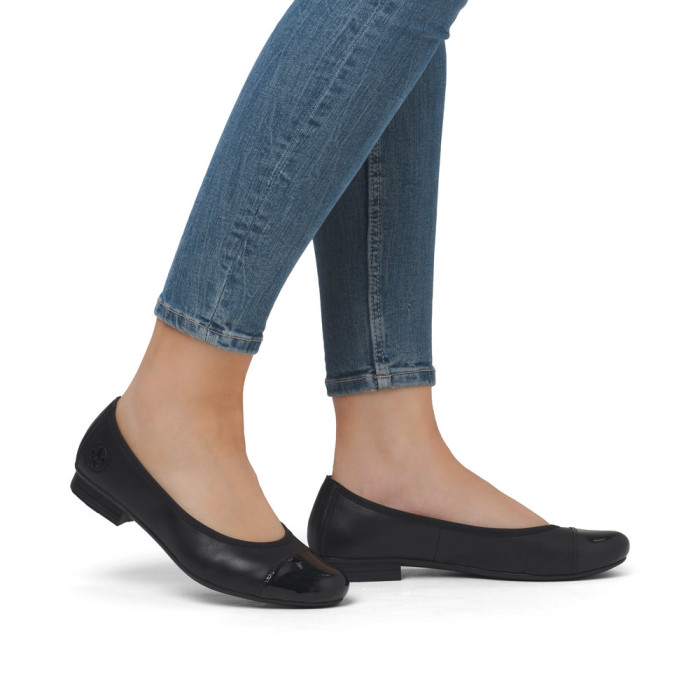 detail Dámské baleríny na podpatku Rieker 51998-00 černé