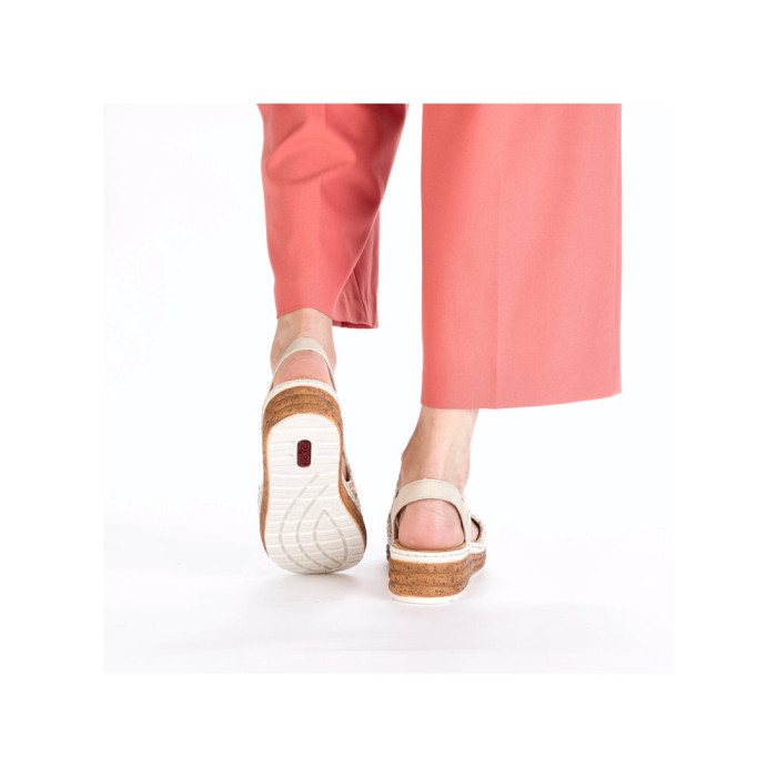 detail Dámské sandály na klínku Rieker 62741-60 béžové