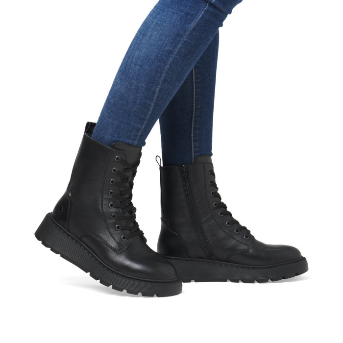 detail Dámské kotníkové boty Rieker 70401-00 černé