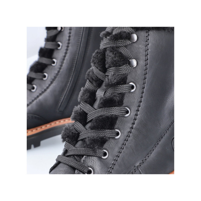 detail Dámské kotníkové boty Rieker 72625-00 černé