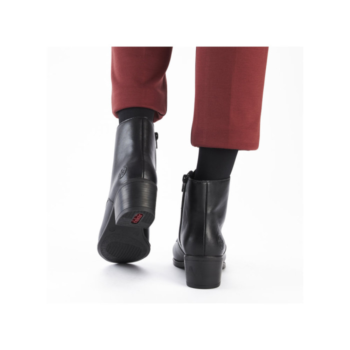 detail Dámské zimní kotníkové boty Rieker 73930-00 černé