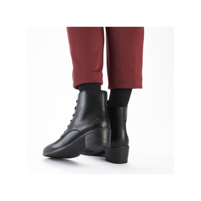 detail Dámské zimní kotníkové boty Rieker 73930-00 černé