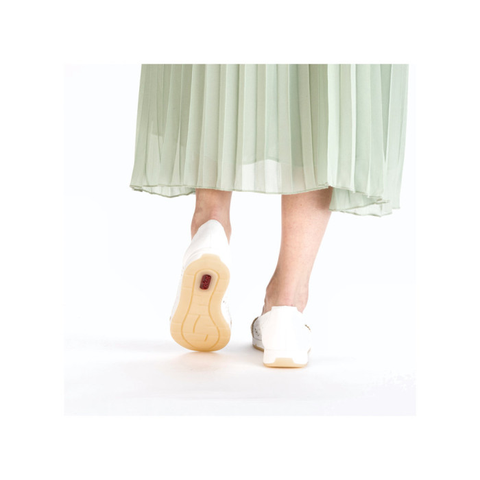 detail Dámské baleríny na klínku Rieker L3062-80 bílé