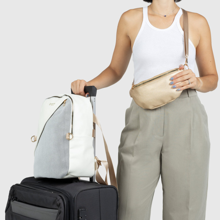 detail Dámský batoh Remonte Q0533-81 multicolor