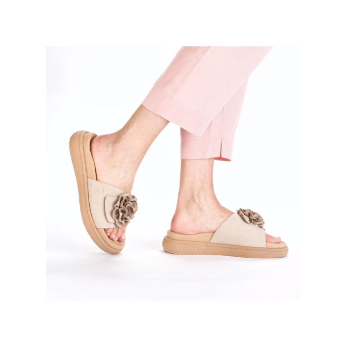 detail Dámské pantofle Rieker V1562-62 béžové