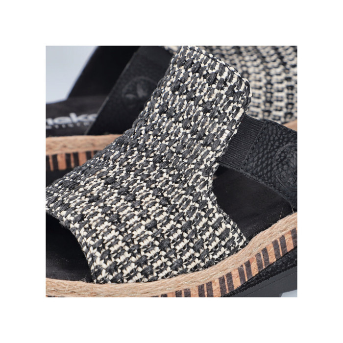 detail Dámské pantofle na klínku Rieker V7953-00 černé